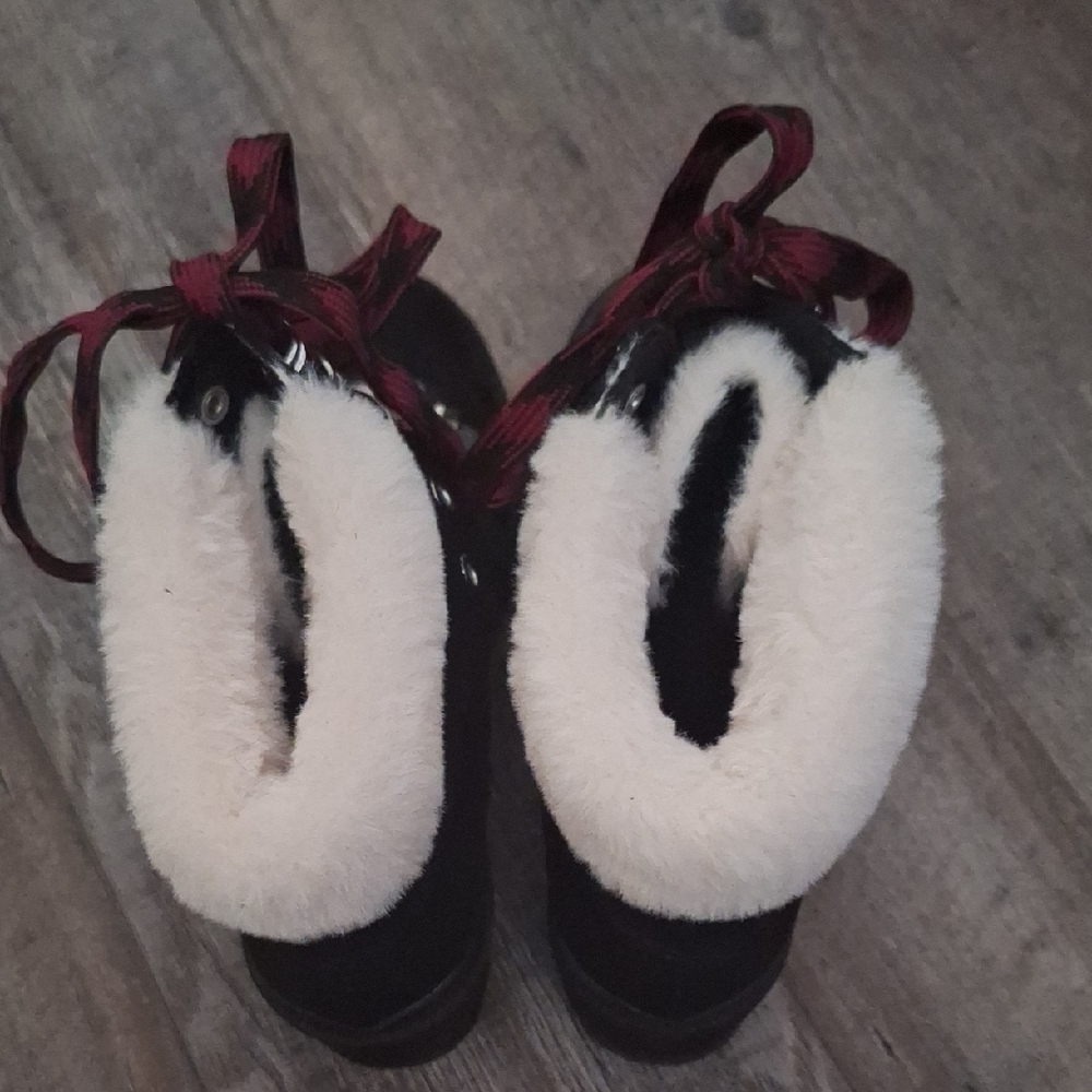 Jellypop Black and Red Lace Up Boots with Chunky Heel - Picture 5 of 5
